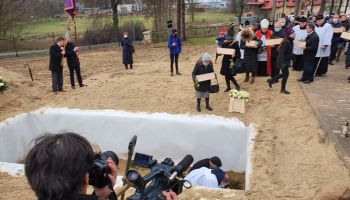 Pogrzeb dzieci nienarodzonych w Gończycach