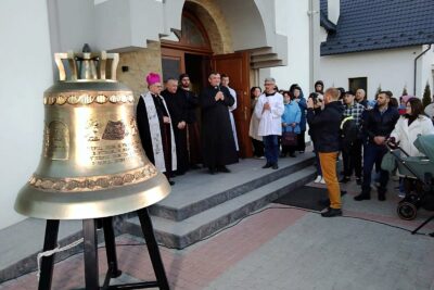 Obrazek dekoracyjny wpisu: Błogosławiony przez Papieża dzwon „Głos Nienarodzonych” na Ukrainie